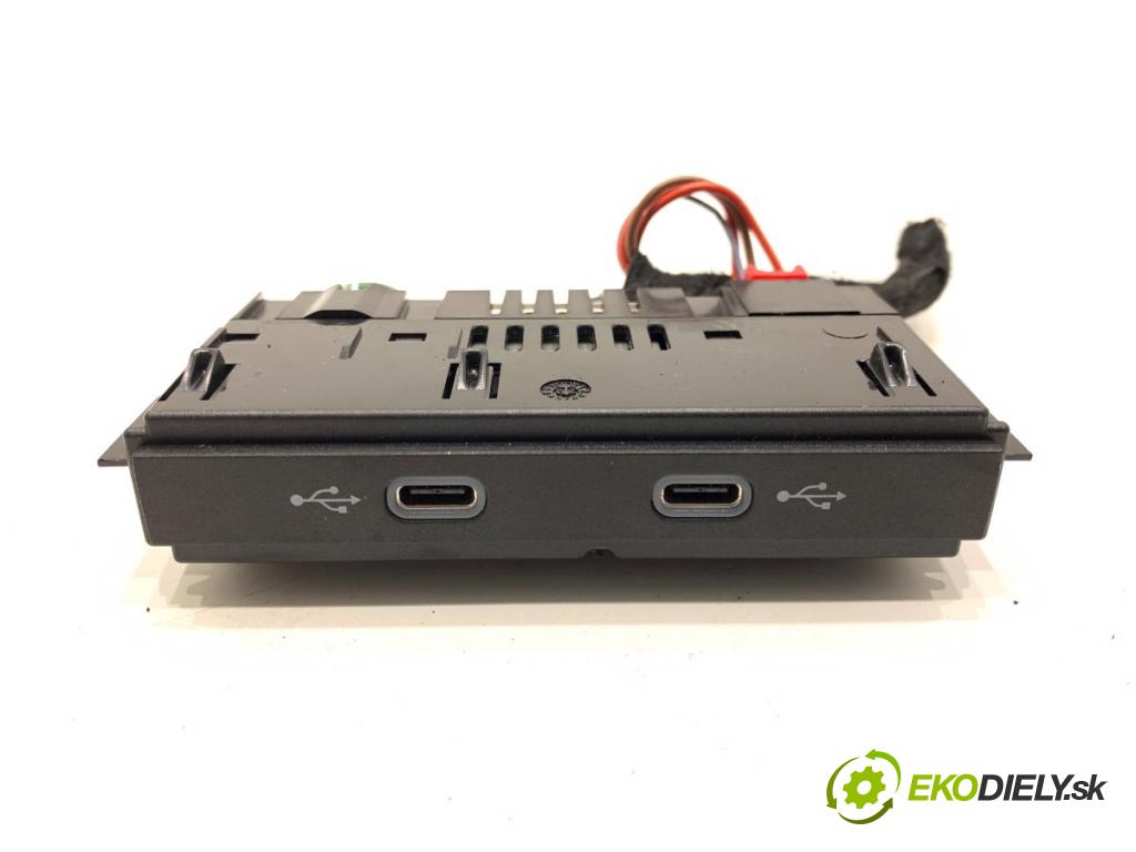 CUPRA FORMENTOR SUV 2023 228 kW 2.0 TSI 4Drive 1984 HNÍZDO: USB 5NA035736