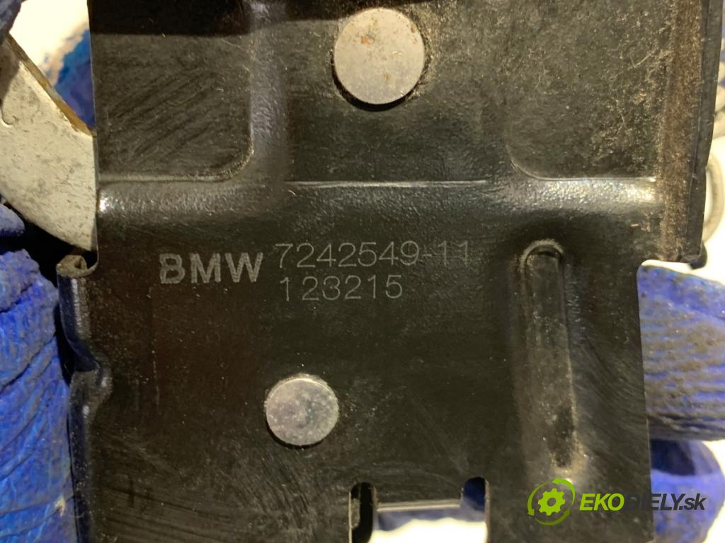 BMW F34 liftback 2015 140 kW 320 d 1995 zámok kapoty přední část pravý 7242549