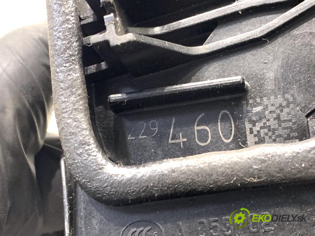 BMW F34 liftback 2015 140 kW 320 d 1995 zámok dveře pravý zadní část 7229460