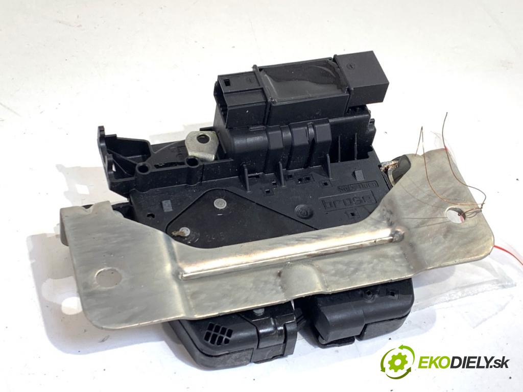 BMW F34 liftback 2015 140 kW 320 d 1995 zámok dverí zad 7397630