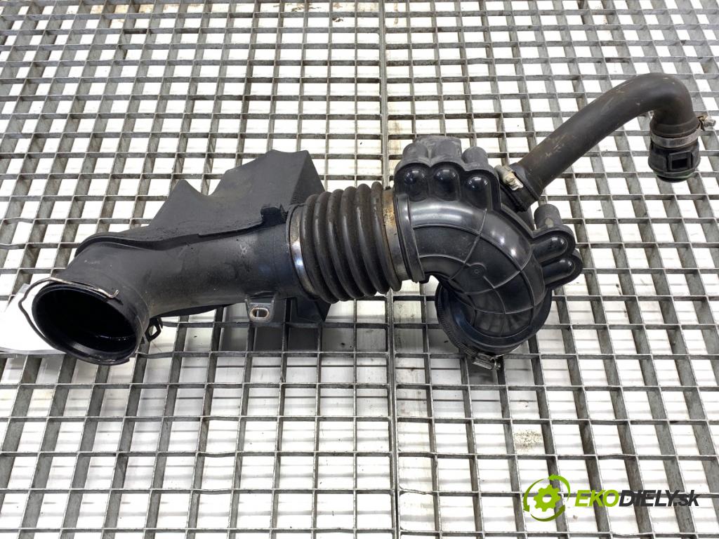 BMW F34 liftback 2015 140 kW 320 d 1995 Rúra vzduchu 8573994