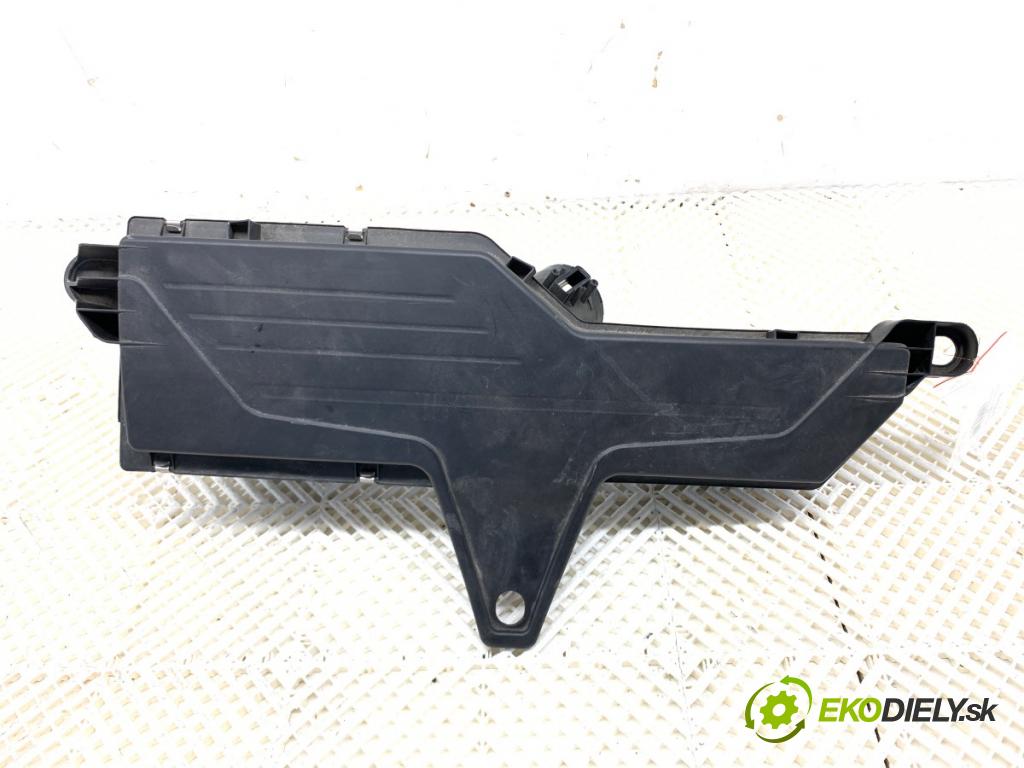 BMW F34 liftback 2015 140 kW 320 d 1995 Obal filtra vzduchu 8578649 (Obal vzduchového filtra)