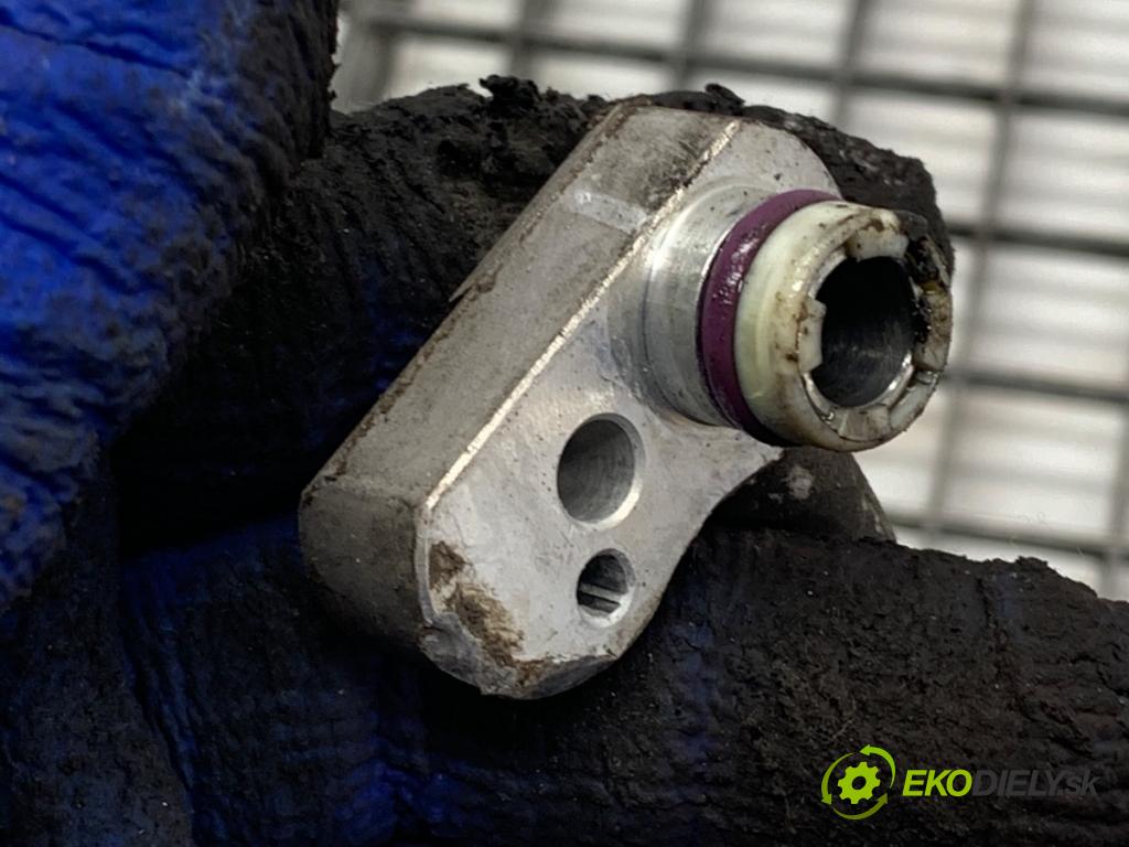 BMW F34 liftback 2015 140 kW 320 d 1995 rúrka klimatizácie 9337129 (Rúrka klimatizácie)