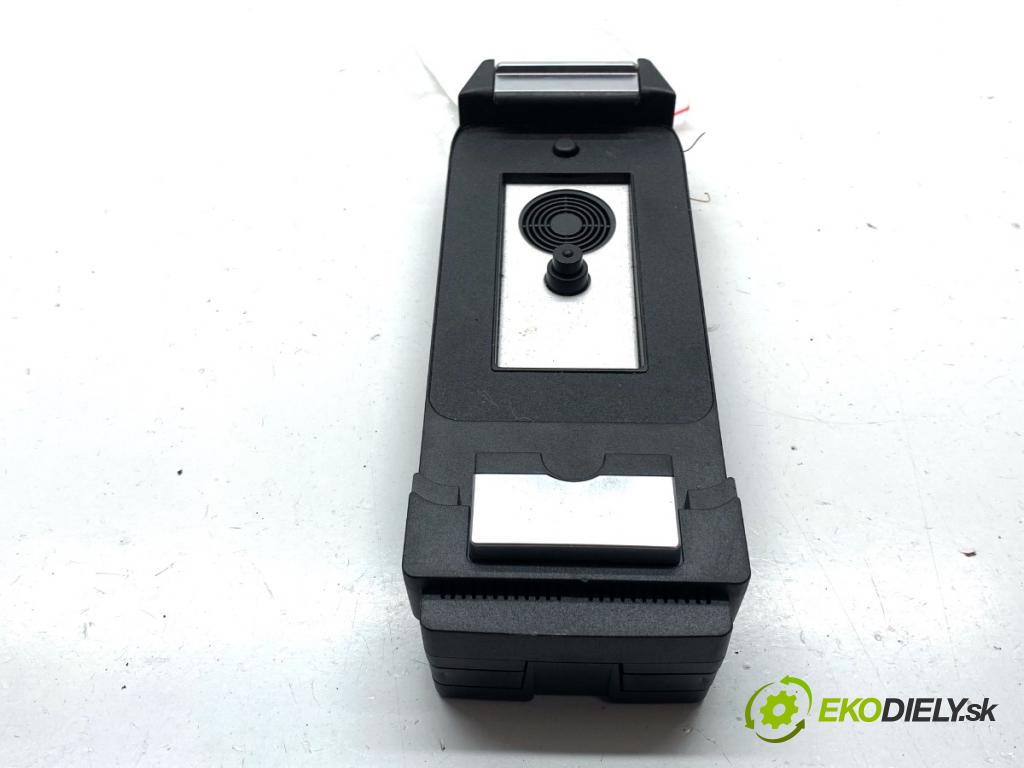 BMW F34 liftback 2015 140 kW 320 d 1995 NABÍJAČKA: Modul telefónu adaptér 2407464