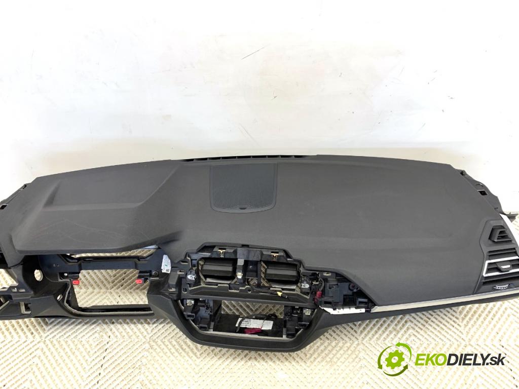 BMW G02 SUV 2023 140 kW xDrive 20 d 1995 palubní doska POLŠTÁŘ: spolujezdce