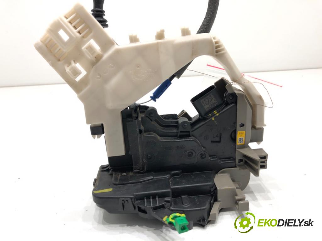 KIA CEED liftback 2022 88 kW 1.0 T-GDI 998 zámok Dvere ľavy zad 81410-J7000