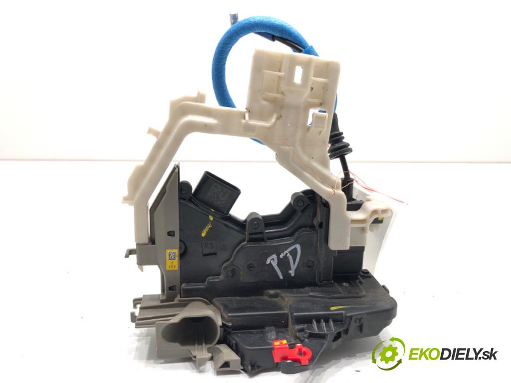 KIA CEED liftback 2022 88 kW 1.0 T-GDI 998 zámok Dvere pravy predný 81320-J7000