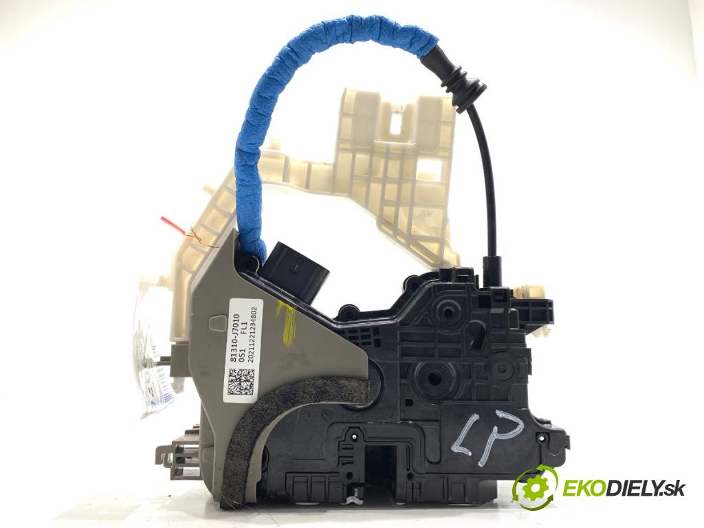 KIA CEED liftback 2022 88 kW 1.0 T-GDI 998 zámok Dvere ľavy predný 81310-J7010