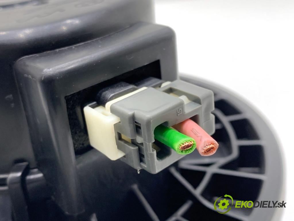 KIA CEED liftback 2022 88 kW 1.0 T-GDI 998 ventilátor kúrenia EB1D1NXJAA