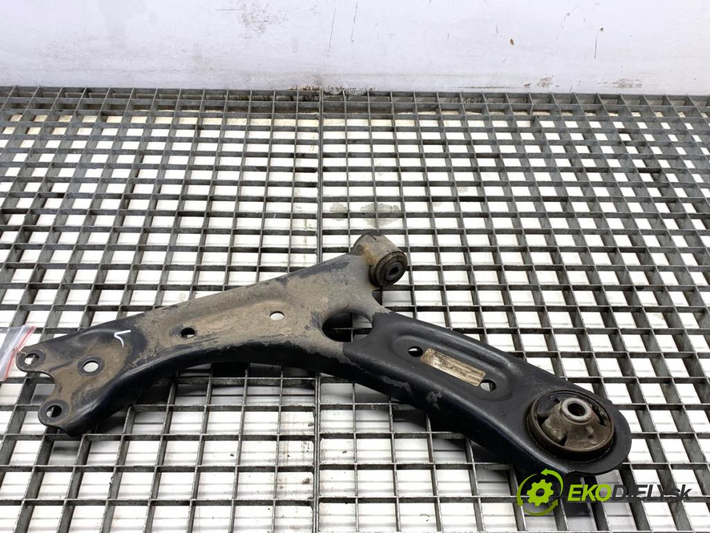 KIA CEED liftback 2022 88 kW 1.0 T-GDI 998 Rameno ľavy predný 