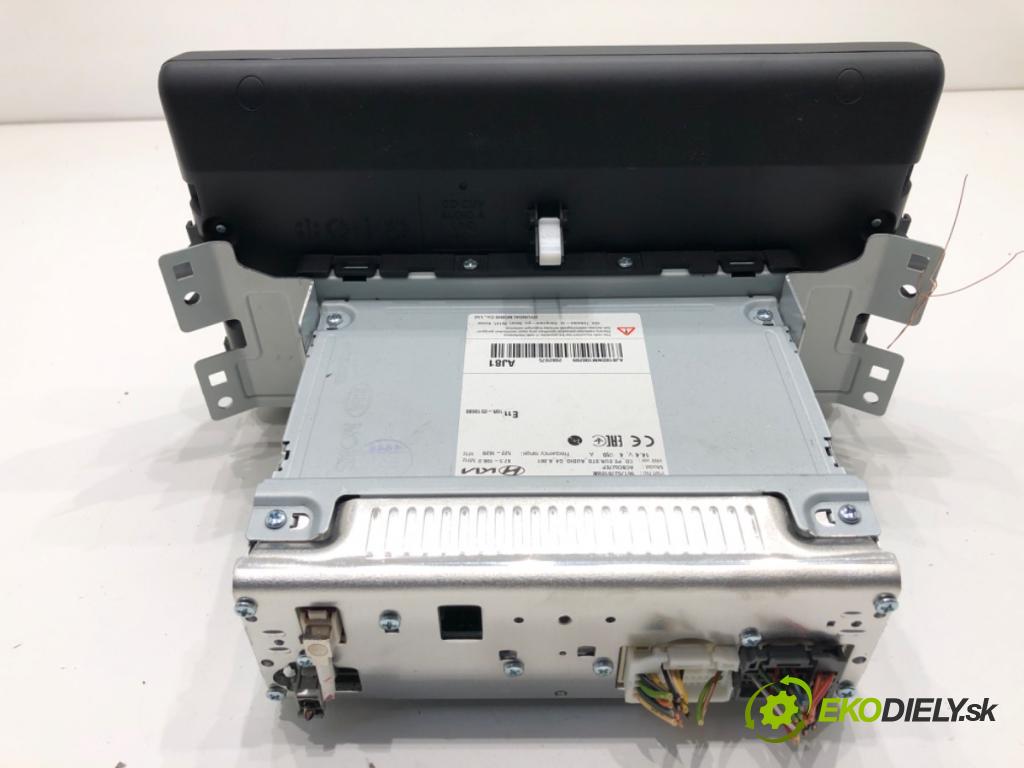 KIA CEED liftback 2022 88 kW 1.0 T-GDI 998 RADIO 96170J7810WK (Audio zariadenie)