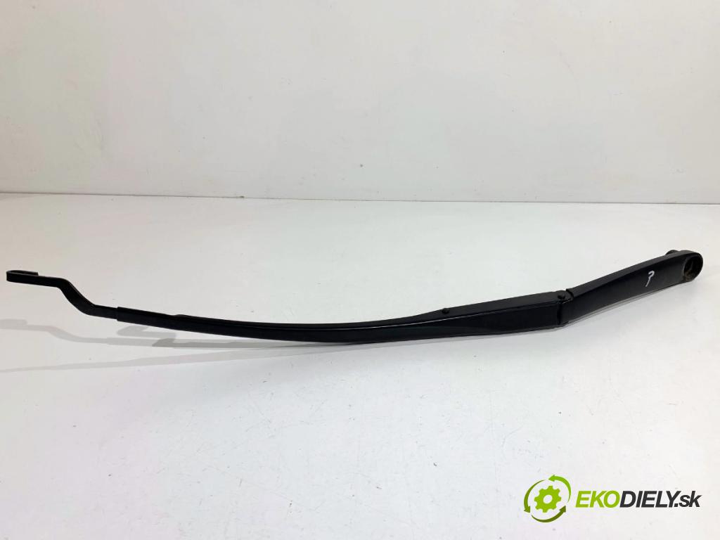 KIA CEED liftback 2022 88 kW 1.0 T-GDI 998 Rameno stierače pravy predný 