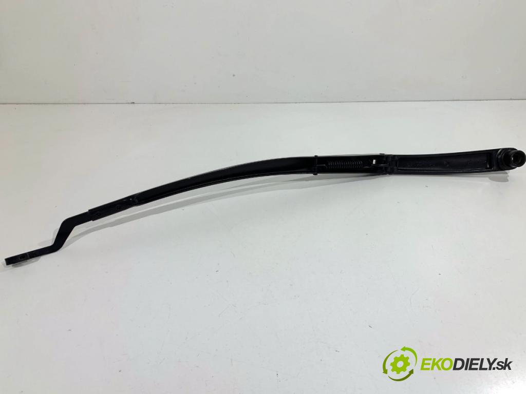 KIA CEED liftback 2022 88 kW 1.0 T-GDI 998 Rameno stierače pravy predný