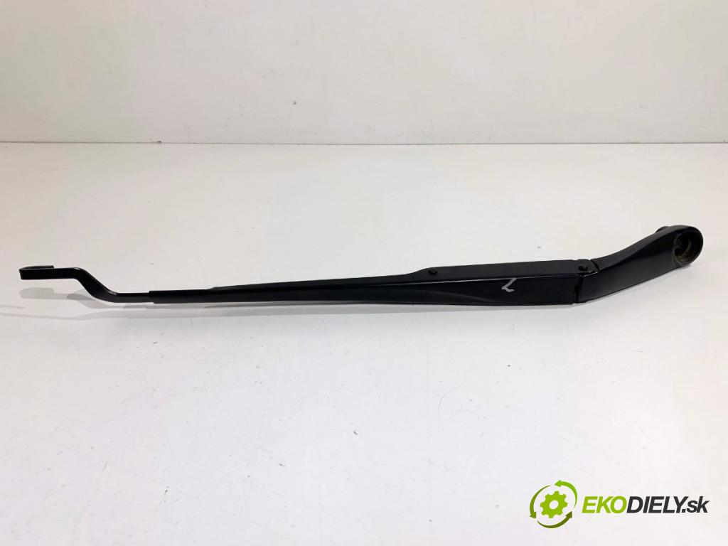 KIA CEED liftback 2022 88 kW 1.0 T-GDI 998 Rameno stierače ľavy predný 