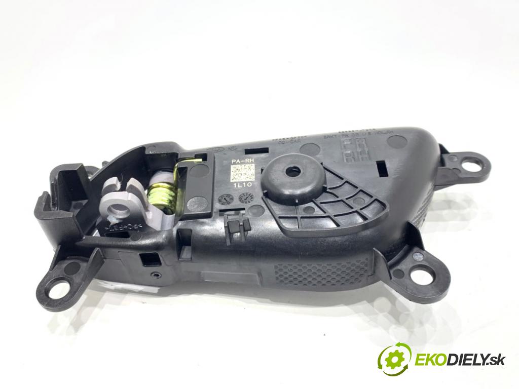 KIA CEED liftback 2022 88 kW 1.0 T-GDI 998 Kľučka vnútorná pravy predný 82623-J7000