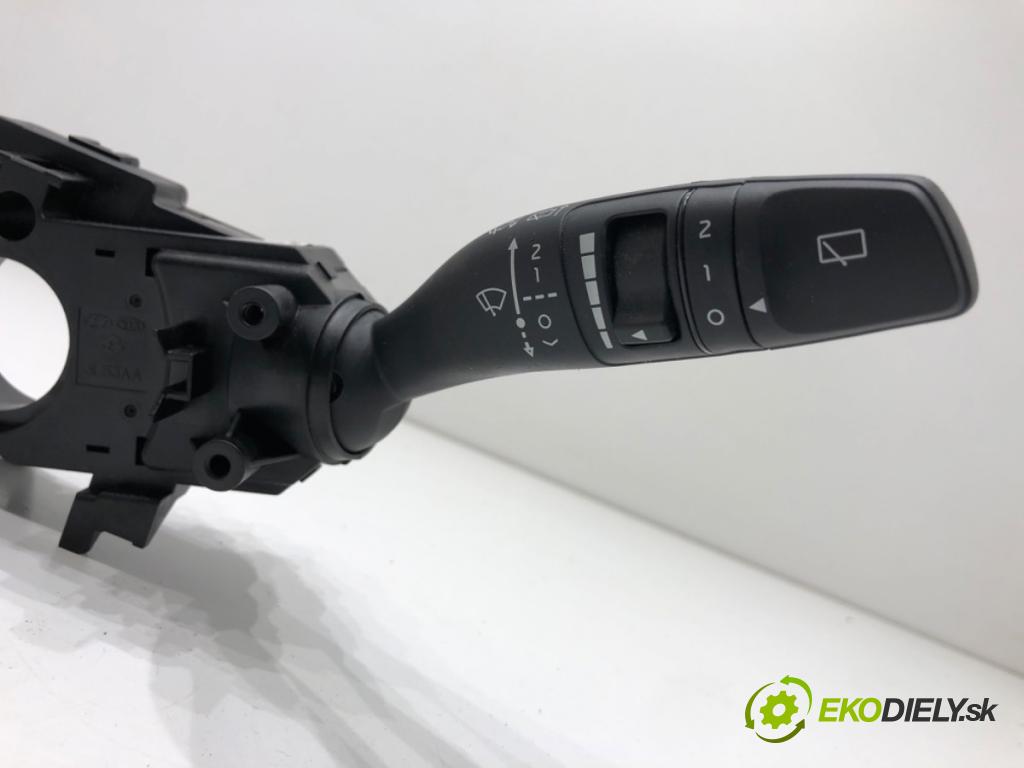 KIA CEED liftback 2022 88 kW 1.0 T-GDI 998 Prepínač kombinovaný 93404-J7850 (Prepínacie páčky pod volantom)