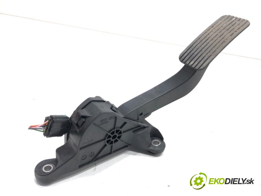 KIA CEED liftback 2022 88 kW 1.0 T-GDI 998 Potenciometer plynu 32700-G4200 (Potenciometer plynového pedálu)