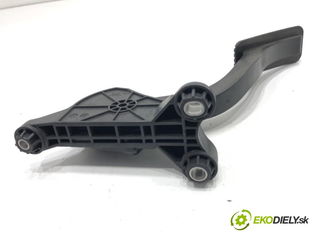 KIA CEED liftback 2022 88 kW 1.0 T-GDI 998 Potenciometer plynu 32700-G4200 (Potenciometer plynového pedálu)