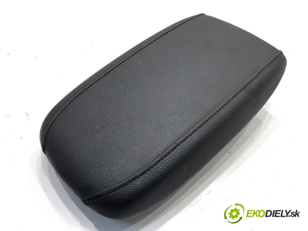 KIA CEED liftback 2022 88 kW 1.0 T-GDI 998 loketní opěrka  (Loketní opěrka)