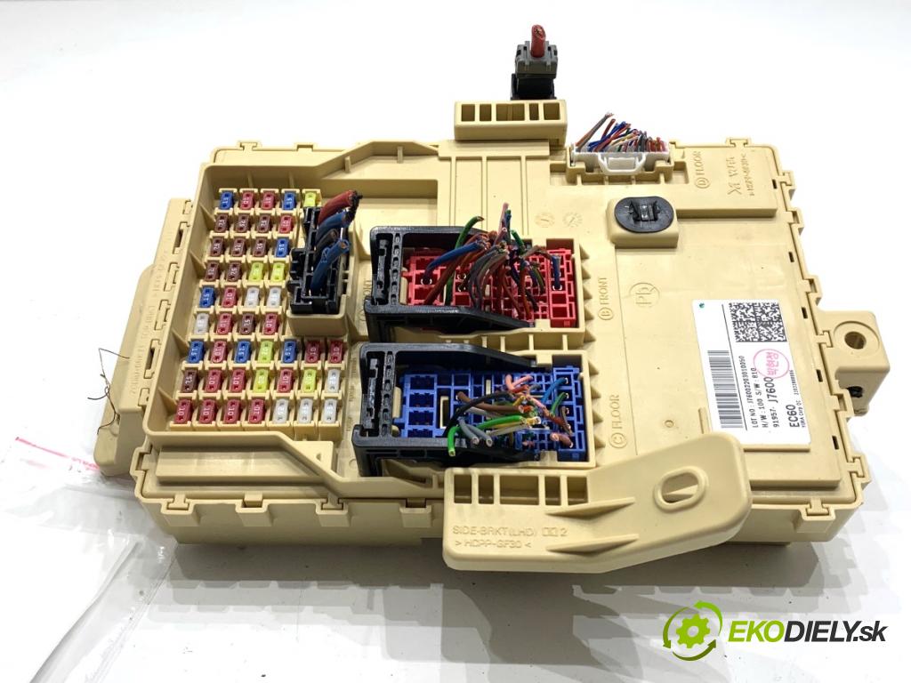 KIA CEED liftback 2022 88 kW 1.0 T-GDI 998 Modul BSI 91957-J7600 (Poistková skrinka)