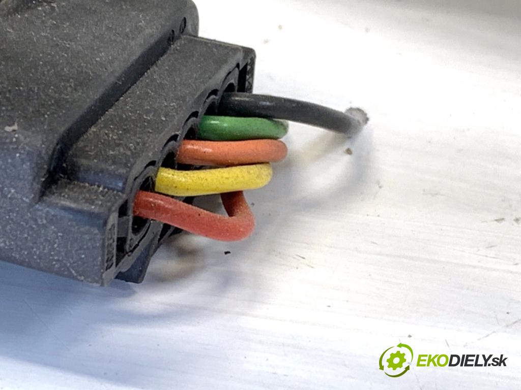 KIA CEED liftback 2022 88 kW 1.0 T-GDI 998 Mechanizmus stieračov predný 98100-J7000 (Motorček stieračov predný)