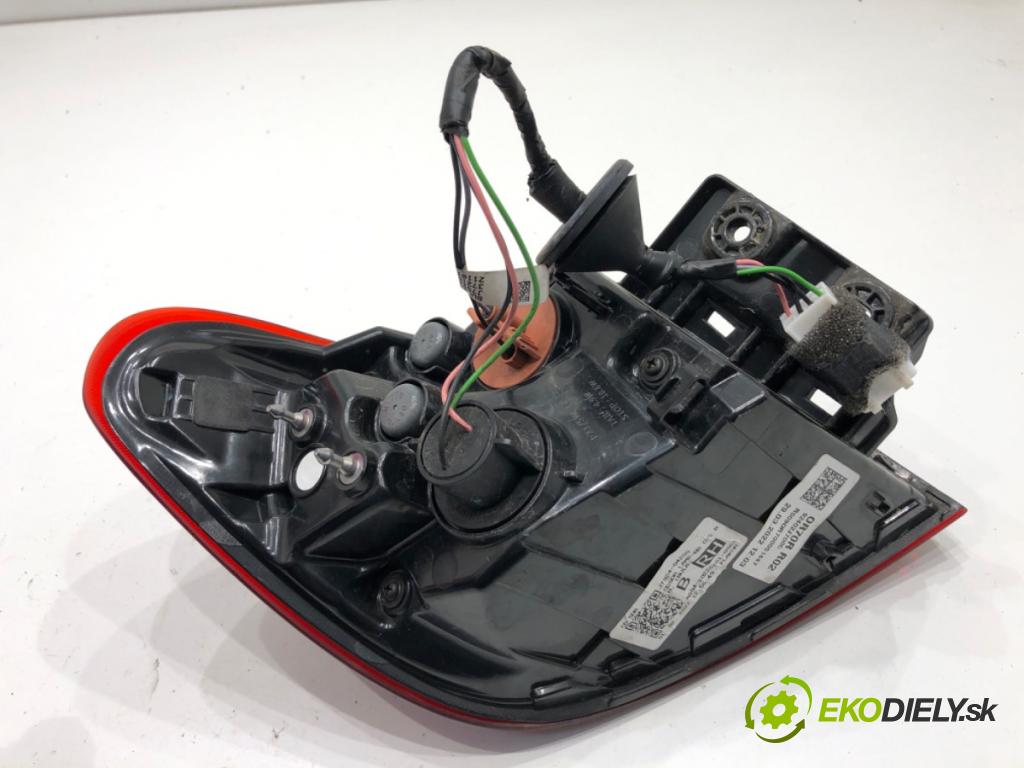 KIA CEED liftback 2022 88 kW 1.0 T-GDI 998 Svetlo pravy zad J7924-04200