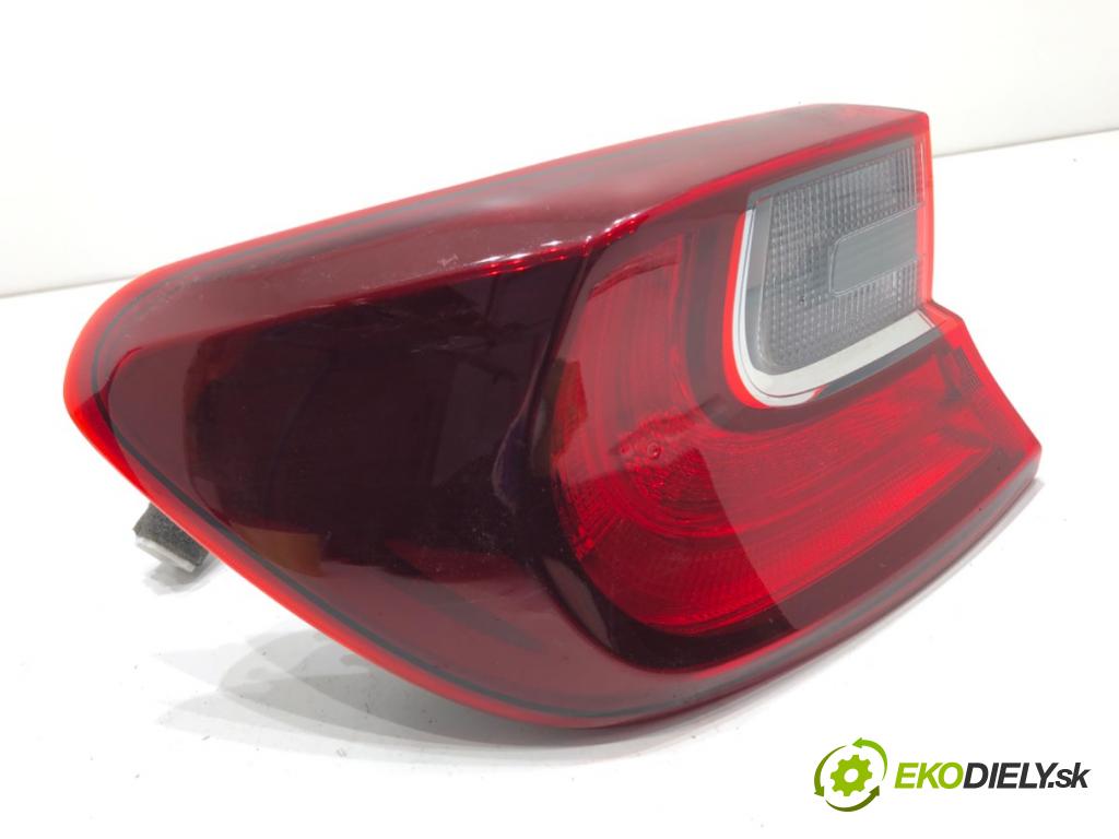 KIA CEED liftback 2022 88 kW 1.0 T-GDI 998 Svetlo ľavy zad 92401-J7000