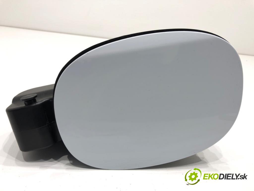 KIA CEED liftback 2022 88 kW 1.0 T-GDI 998 Dvierka nádrže paliva 69513-J7000 (Kľučka dverí ostatné)