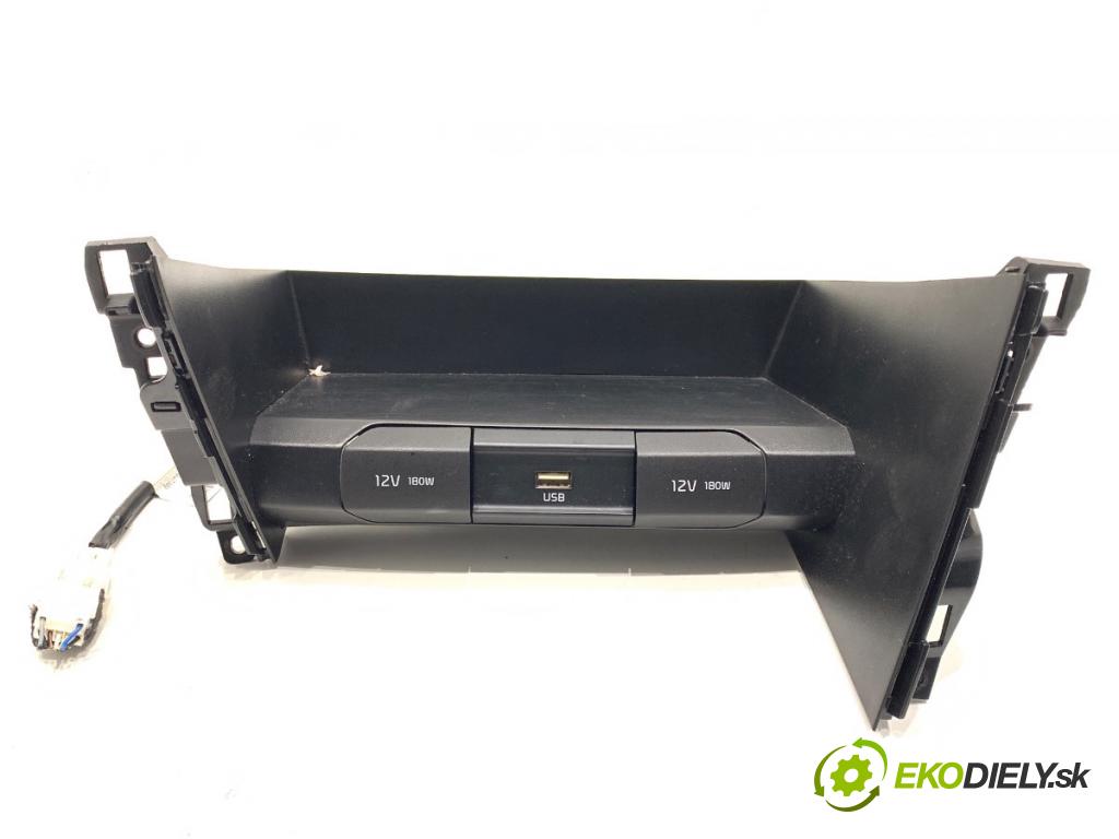 KIA CEED liftback 2022 88 kW 1.0 T-GDI 998 HNÍZDO: USB 84682-J7000