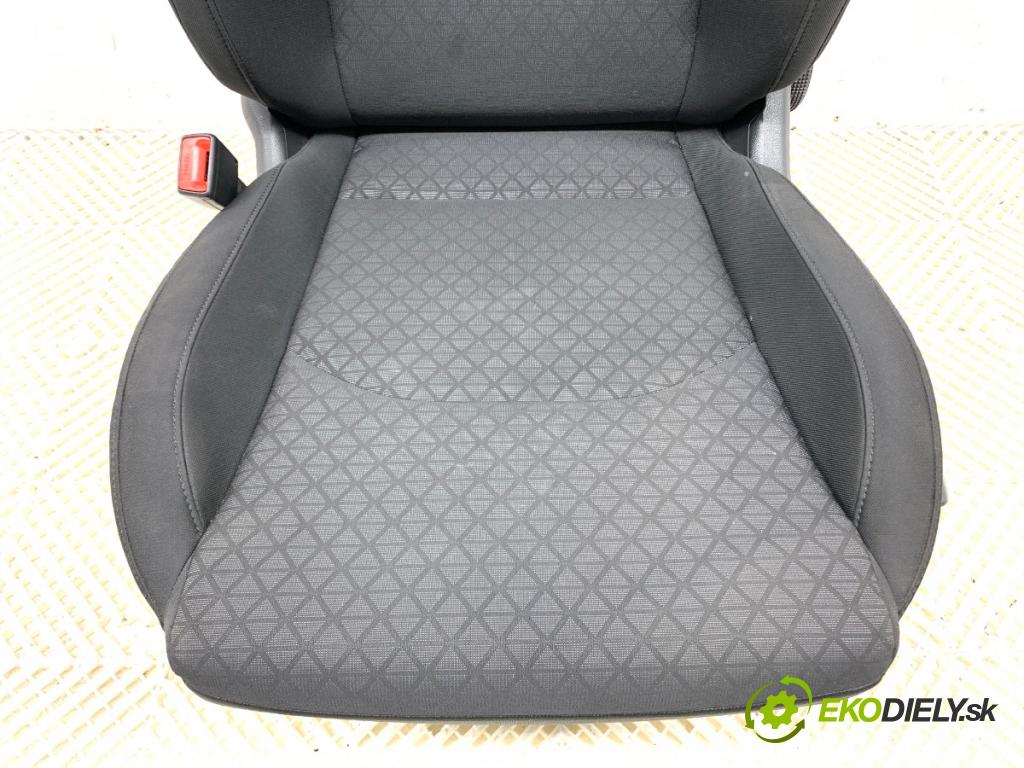 KIA CEED liftback 2022 88 kW 1.0 T-GDI 998 Sedadlo ľavy predný