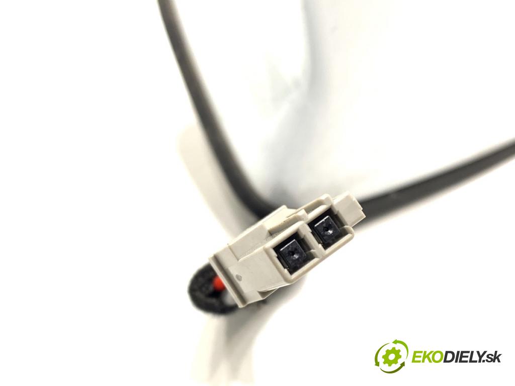 KIA CEED liftback 2022 88 kW 1.0 T-GDI 998 ANTENA 96210-J7000WD