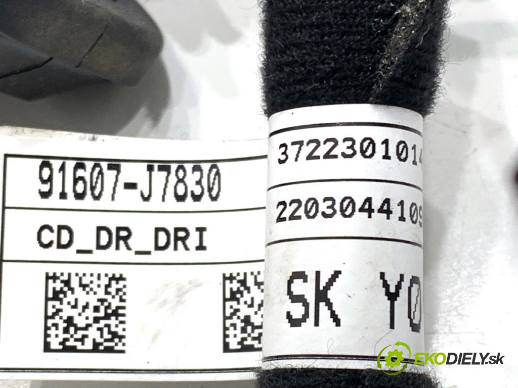 KIA CEED liftback 2022 88 kW 1.0 T-GDI 998 Káblovačka Dvere predný ľavy 91607-J7830