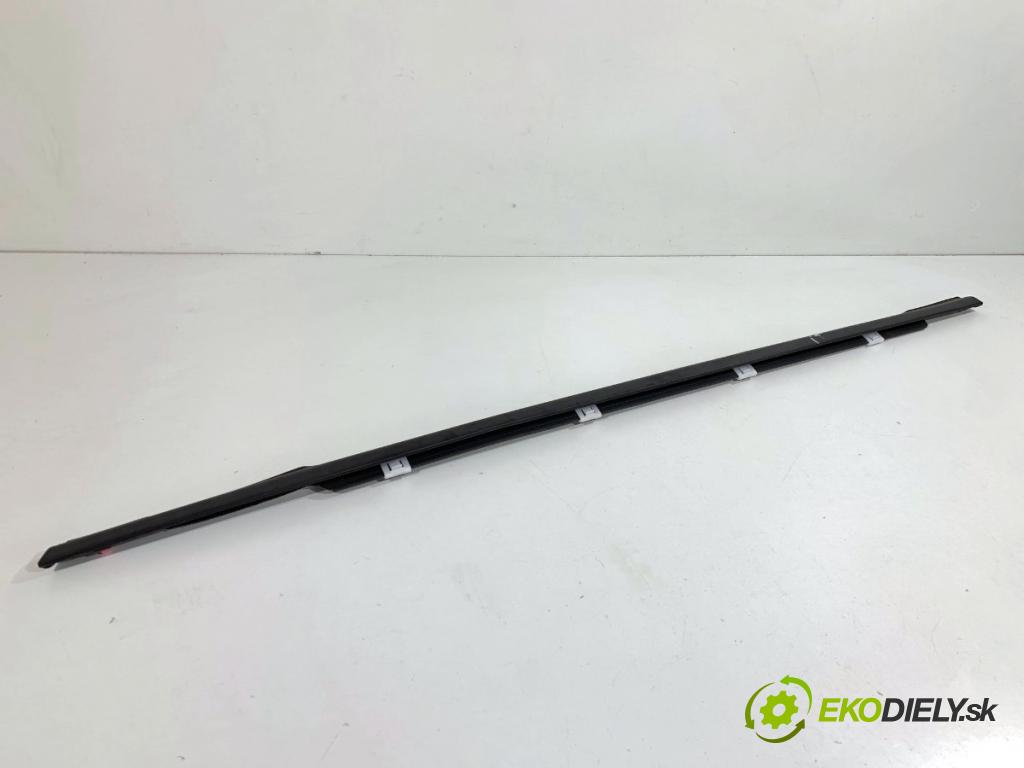 KIA CEED liftback 2022 88 kW 1.0 T-GDI 998 lišta Sbírání: zadní část pravý