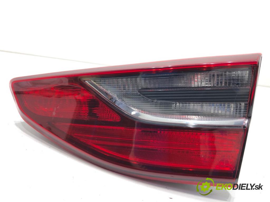 KIA CEED liftback 2022 88 kW 1.0 T-GDI 998 Svetlo zad pravá vnútorná 92404J7000 (Kľučka dverí ostatné)