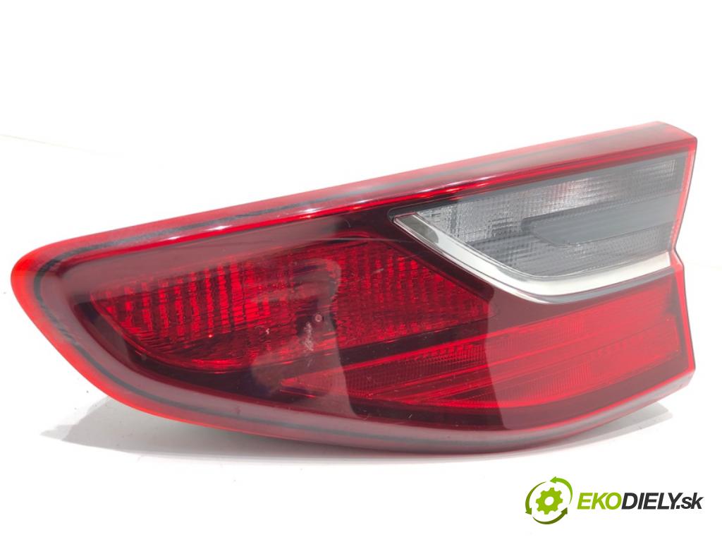 KIA CEED liftback 2022 88 kW 1.0 T-GDI 998 Svetlo zad pravá vnútorná 92404J7000 (Kľučka dverí ostatné)