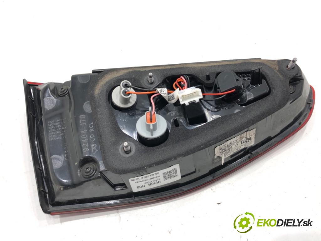 KIA CEED liftback 2022 88 kW 1.0 T-GDI 998 Svetlo zad pravá vnútorná 92404J7000 (Kľučka dverí ostatné)