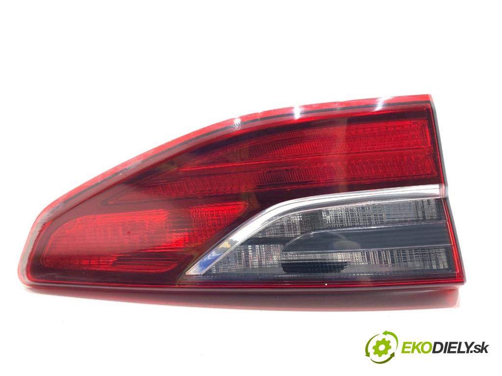 KIA CEED liftback 2022 88 kW 1.0 T-GDI 998 Svetlo zad ľavá strana vnútorná 92403J7000 (Kľučka dverí ostatné)