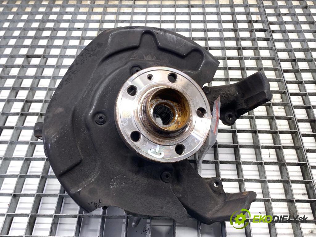 SKODA KAMIQ SUV 2023 81 kW 1.0 TSI 999 náboj pravy predný 