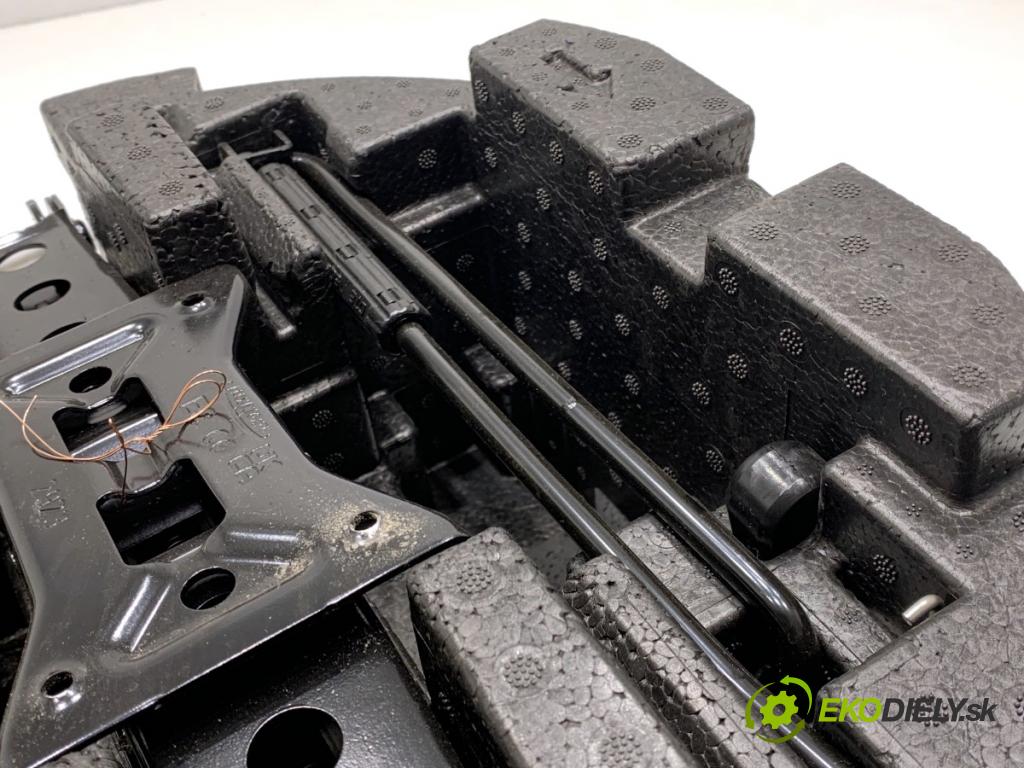 SKODA KAMIQ SUV 2023 81 kW 1.0 TSI 999 Súprava náradia