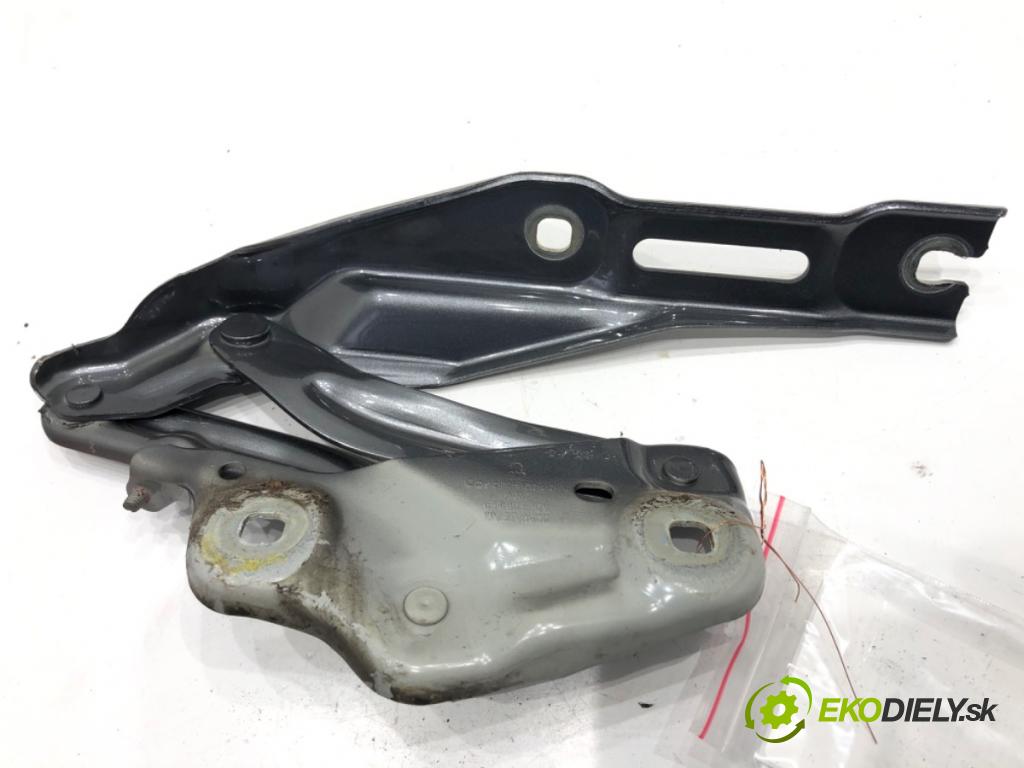 SKODA KAMIQ SUV 2023 81 kW 1.0 TSI 999 závěs kapoty levý přední část 654823301