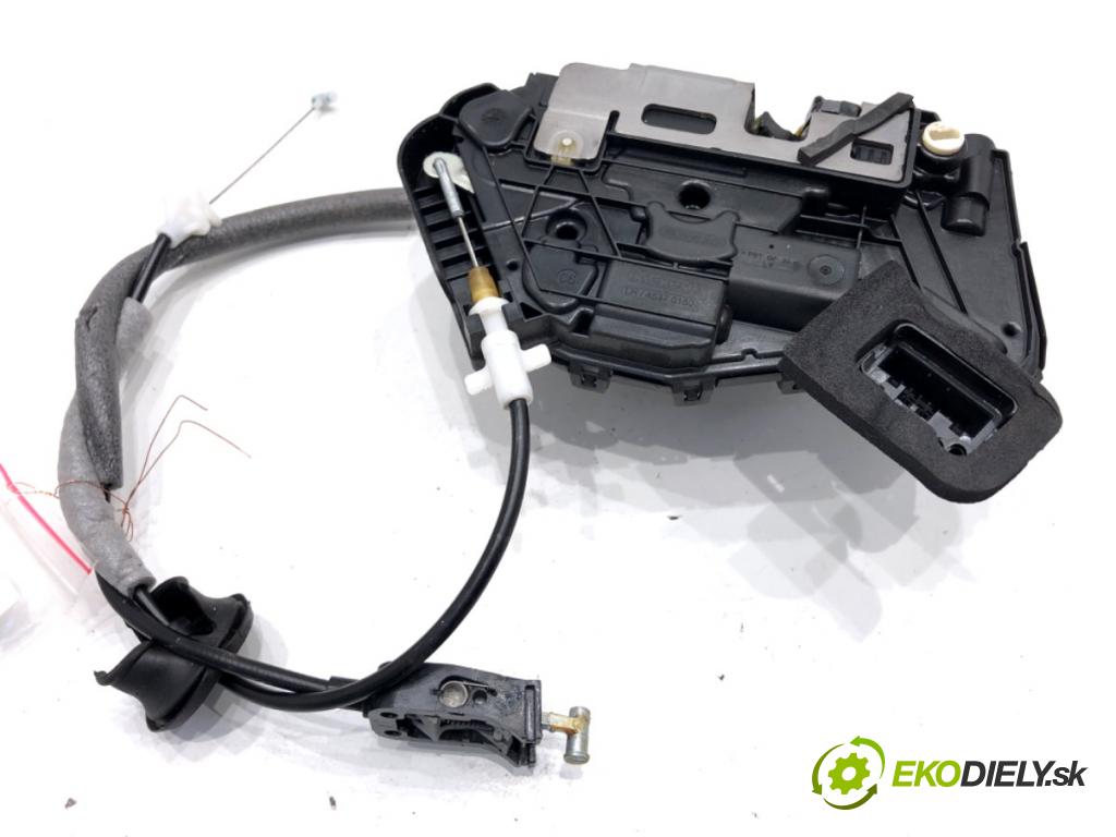 SKODA KAMIQ SUV 2023 81 kW 1.0 TSI 999 zámok Dvere ľavy zad 5TA839015P