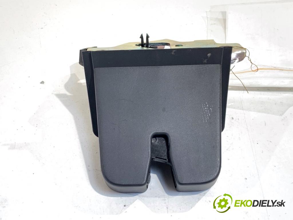 SKODA KAMIQ SUV 2023 81 kW 1.0 TSI 999 zámok dverí zad 5F0827505