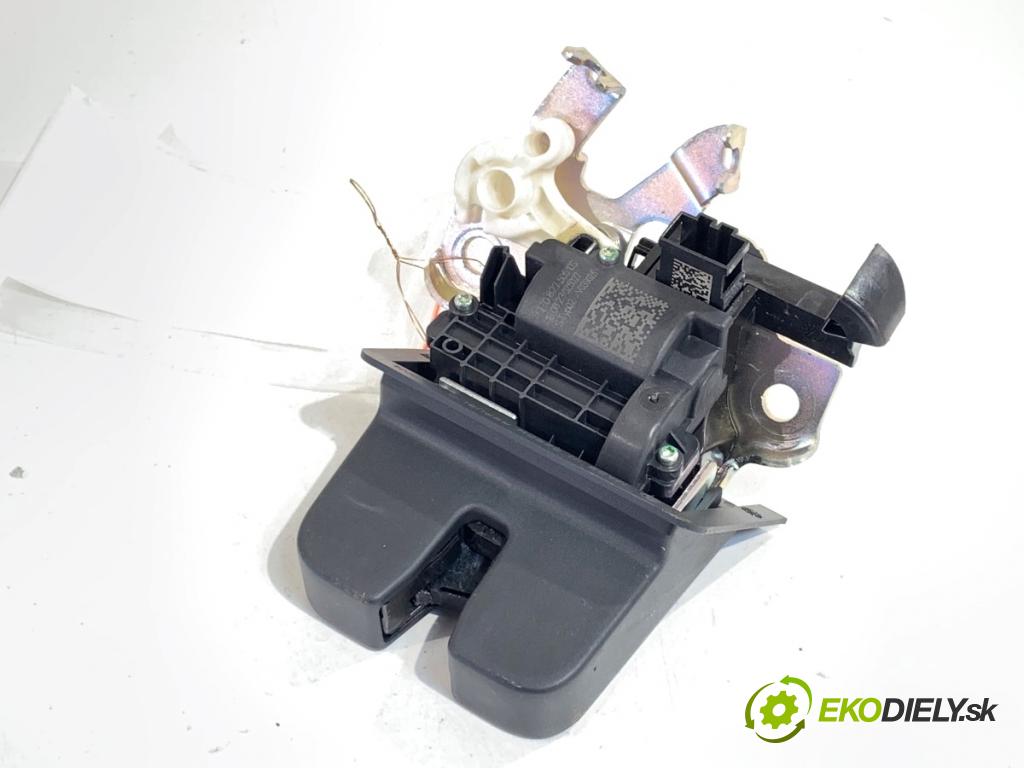 SKODA KAMIQ SUV 2023 81 kW 1.0 TSI 999 zámok dverí zad 5F0827505