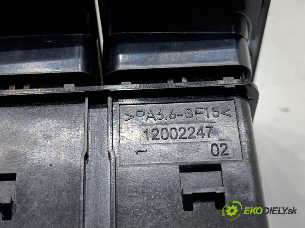 SKODA KAMIQ SUV 2023 81 kW 1.0 TSI 999 Spínač svetiel výstražných (núdzových) 654953507 (Prepínacie páčky pod volantom)