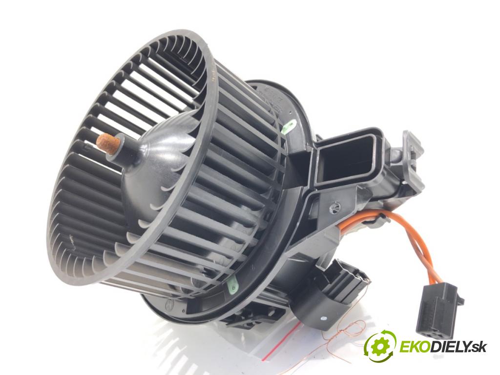 SKODA KAMIQ SUV 2023 81 kW 1.0 TSI 999 ventilátor kúrenia T26985B