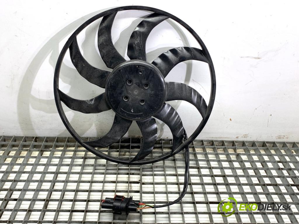 SKODA KAMIQ SUV 2023 81 kW 1.0 TSI 999 Ventilátor chladiča 2Q0121203N (Ventilátor)