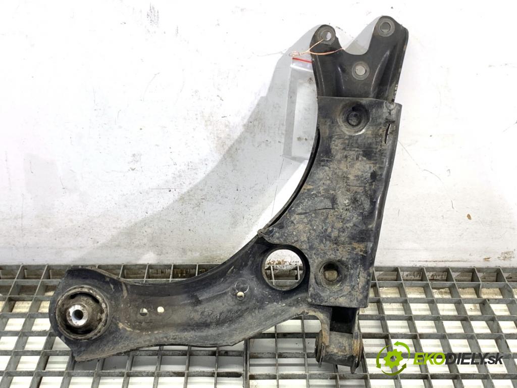 SKODA KAMIQ SUV 2023 81 kW 1.0 TSI 999 rameno pravý přední část