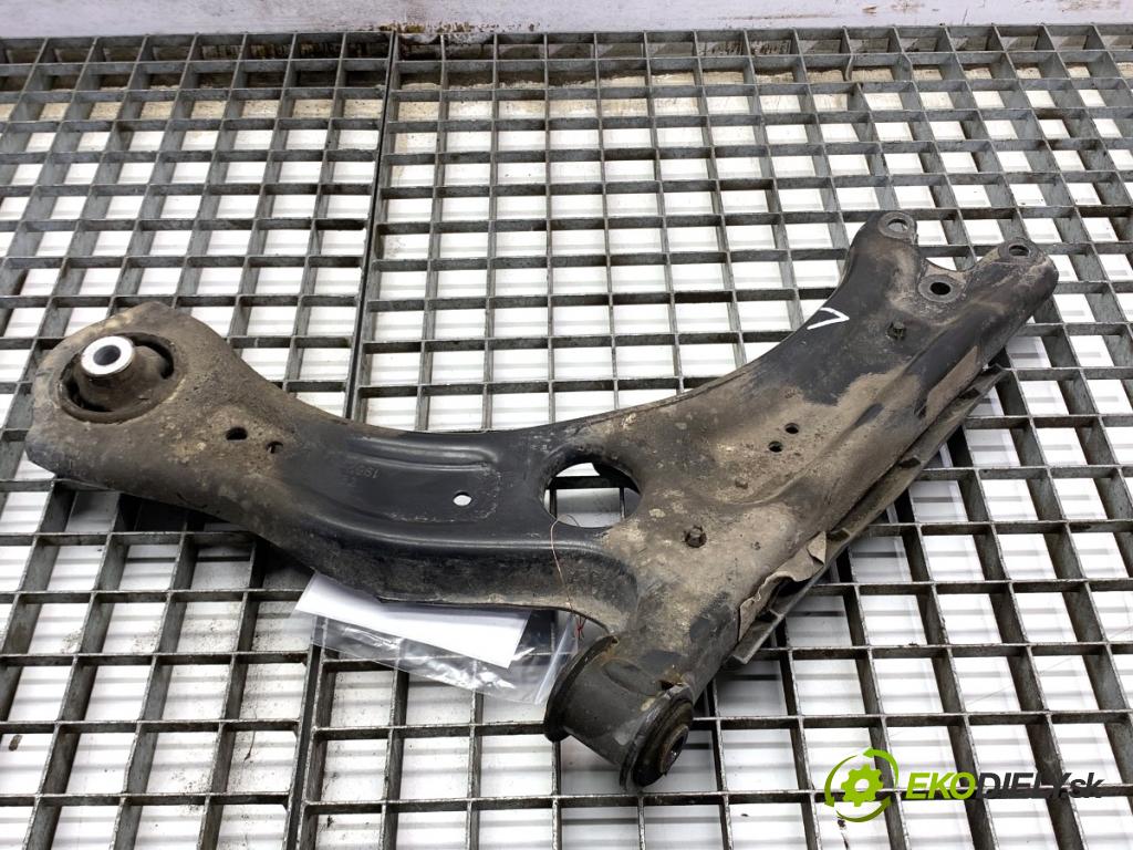 SKODA KAMIQ SUV 2023 81 kW 1.0 TSI 999 Rameno ľavy predný