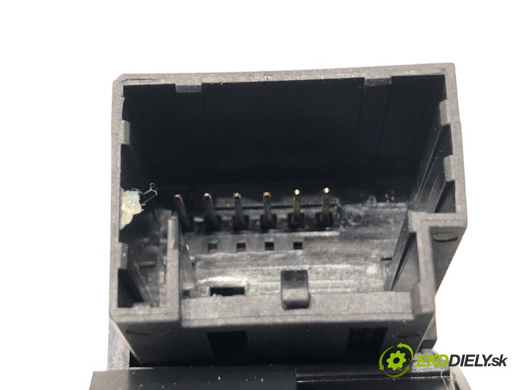 SKODA KAMIQ SUV 2023 81 kW 1.0 TSI 999 kroužek slimák airbag 6RA959653A (Airbag)