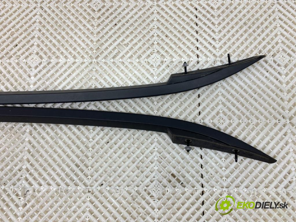 SKODA KAMIQ SUV 2023 81 kW 1.0 TSI 999 lyžiny STRECHA: 658860025